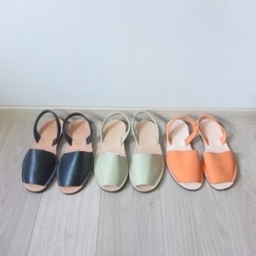 Traditional Mediterranean green multicolored handmade leather sandals Minimalist (black 25 yards in stock)