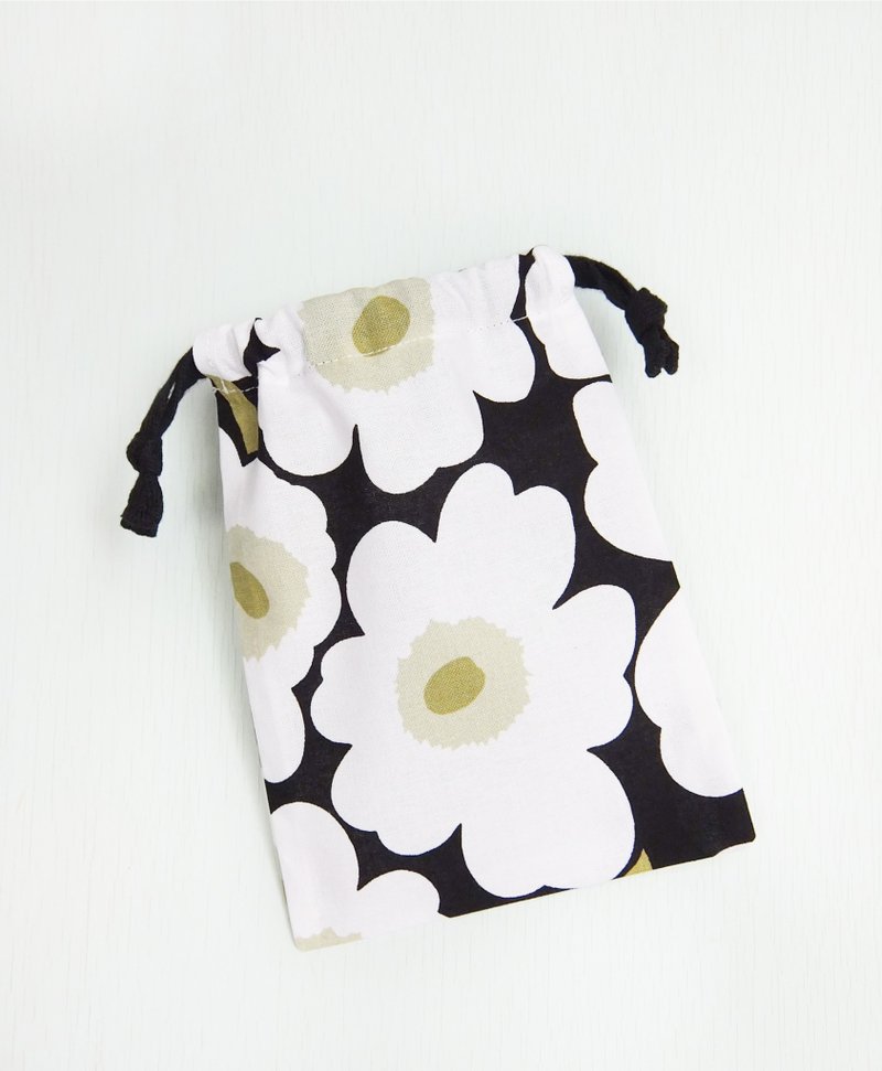 Selected Nordic Finnish Marimekko cotton fabric white poppy bouquet rope bag