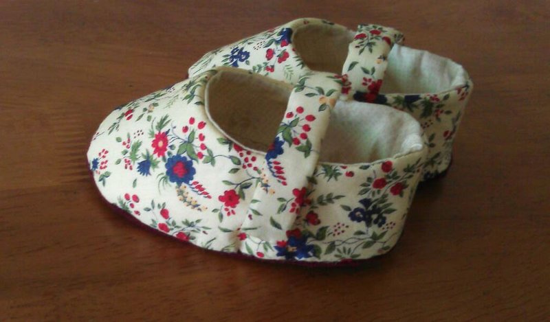 · Christmas red small floral baby shoes