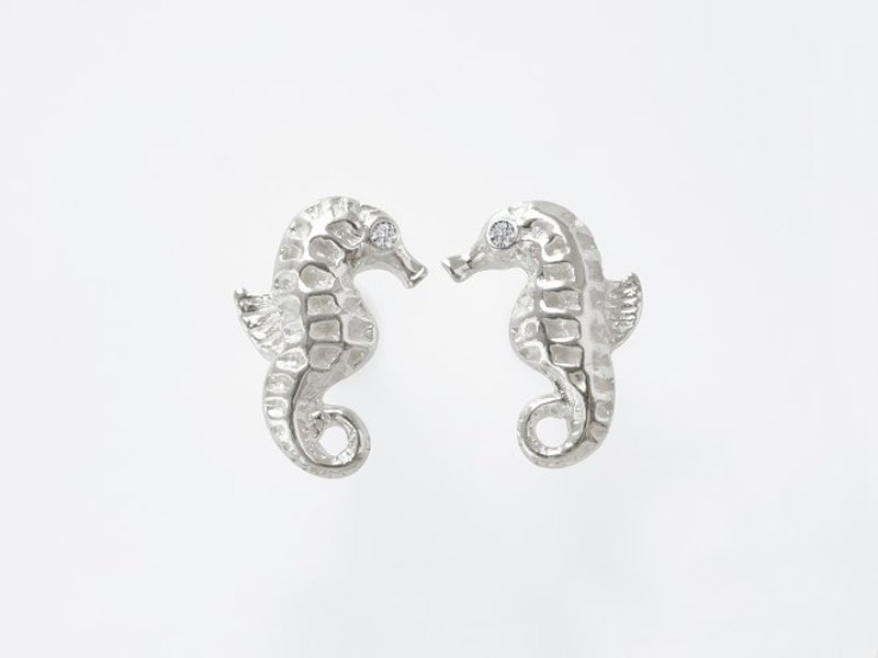 可愛海馬 - 耳環/耳夾/耳骨夾 - 其他金屬 白色