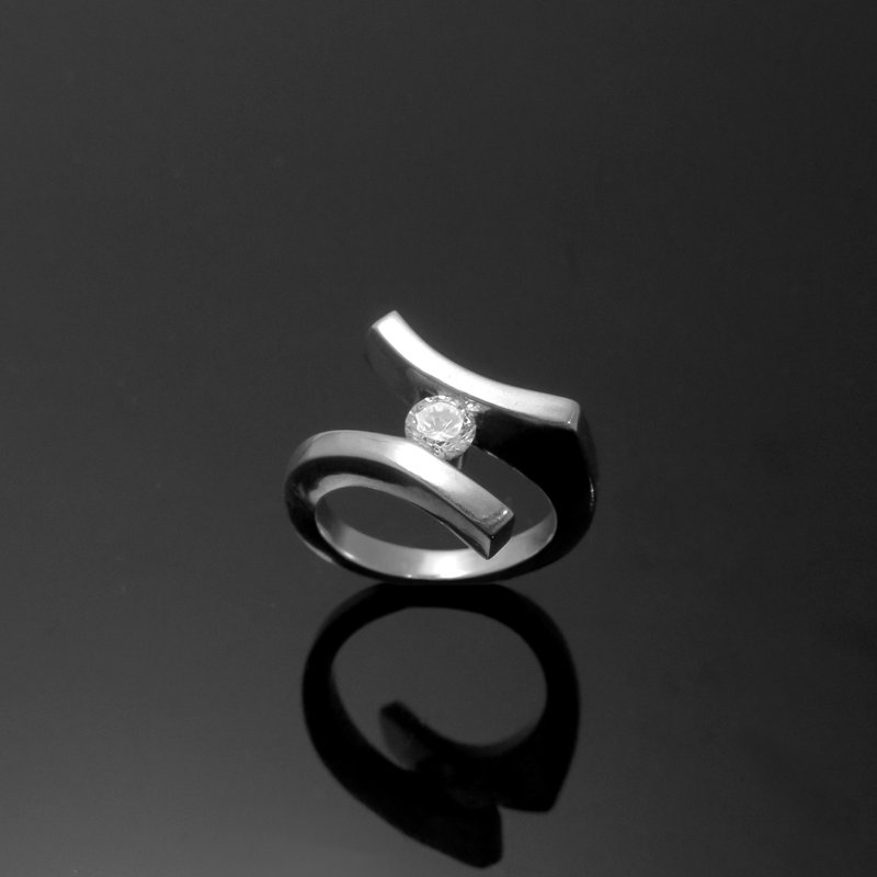 Jewelry Reshi / 3mm single diamond designer zircon ring / 925 sterling silver