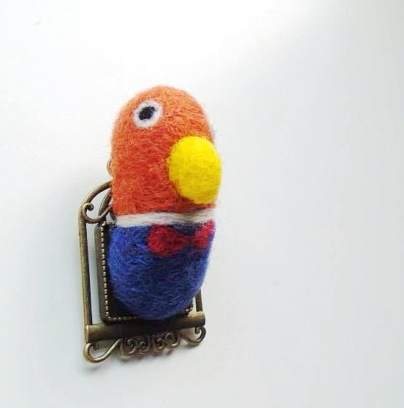 Mew in Wonderland ─ wool felt gentleman parrot wearing new clothes pins