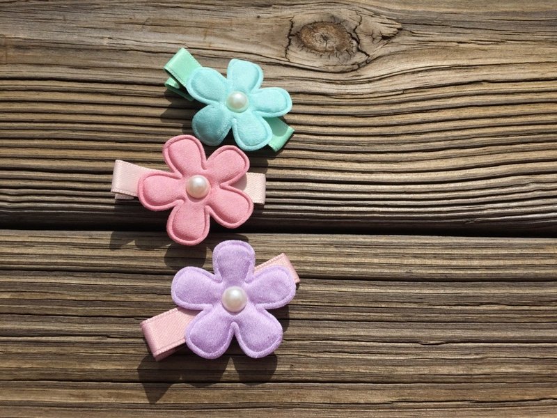 Satin flower hairpin