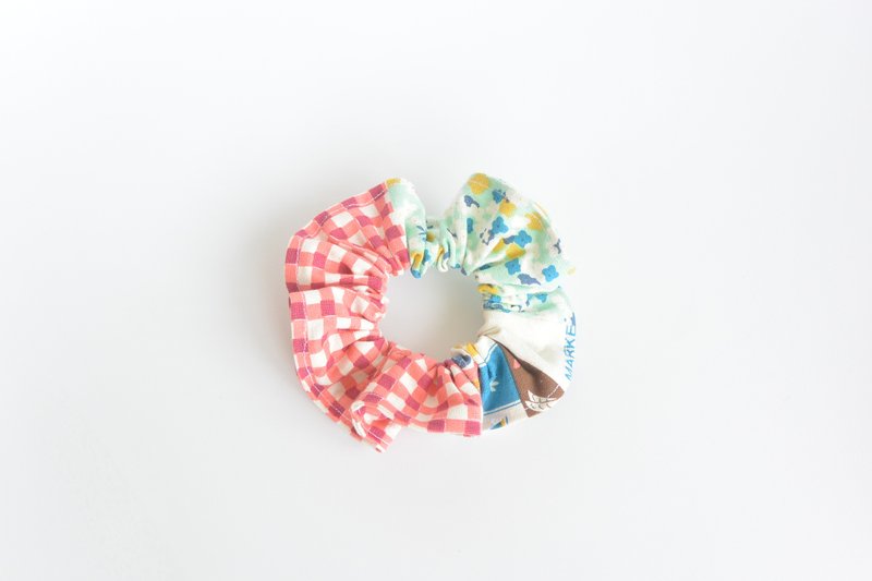 Feel colon circle - red plaid