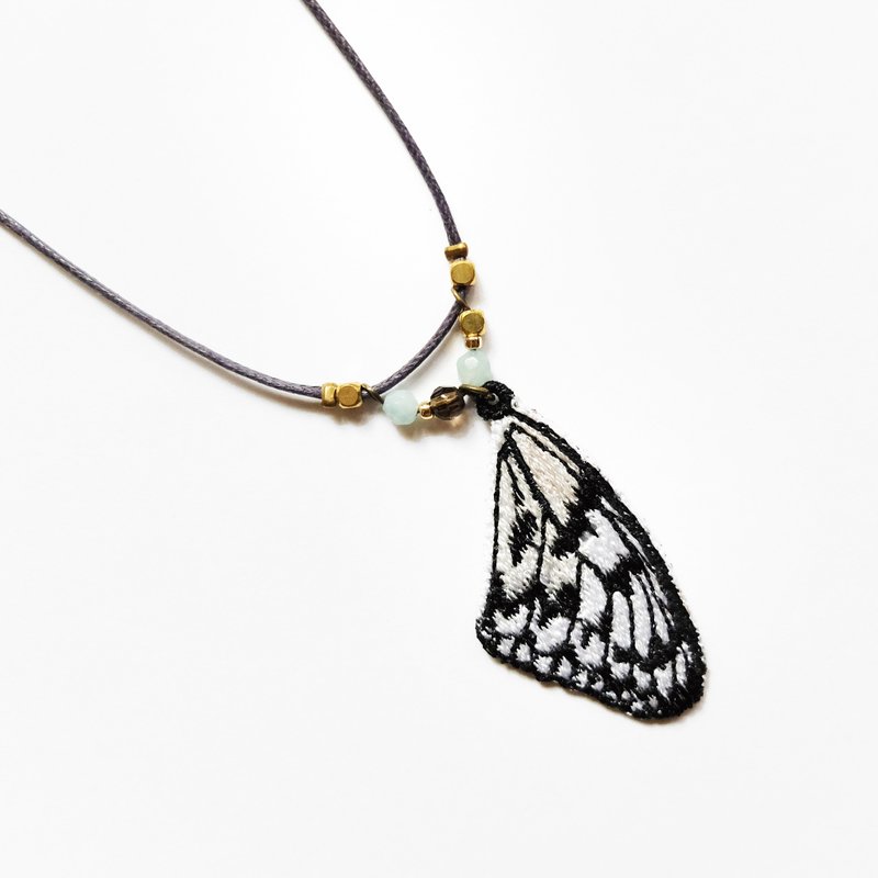 刺繡 蝴蝶 天然石蝶羽項鍊 / 大白斑蝶 Paper Kite Butterfly - 項鍊 - 繡線 白色