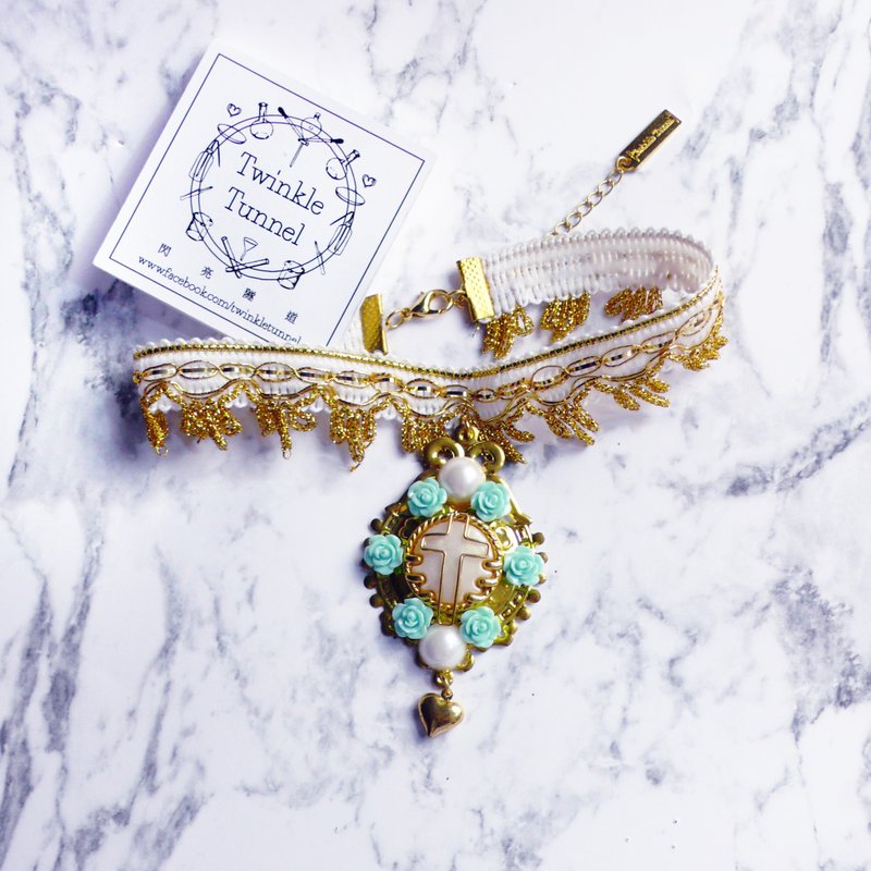 Gold thread woven flowers altar posted neck necklace