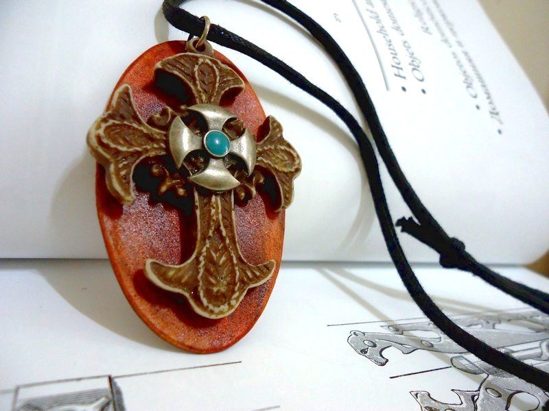 necklace of Baroch's cross