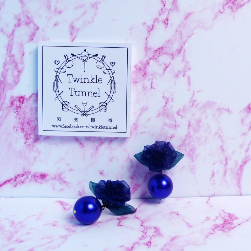 Dark blue yarn flower ball earrings