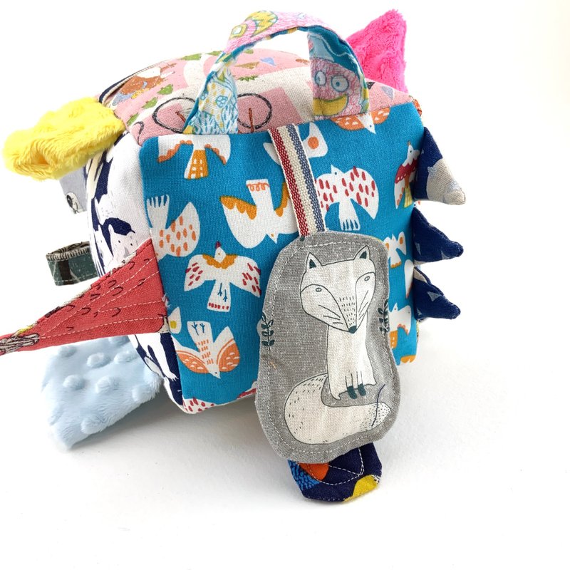 骰子造型布玩--認知+安撫+感覺統合肢體訓練--邊長12公分 - 寶寶/兒童玩具/玩偶 - 棉.麻