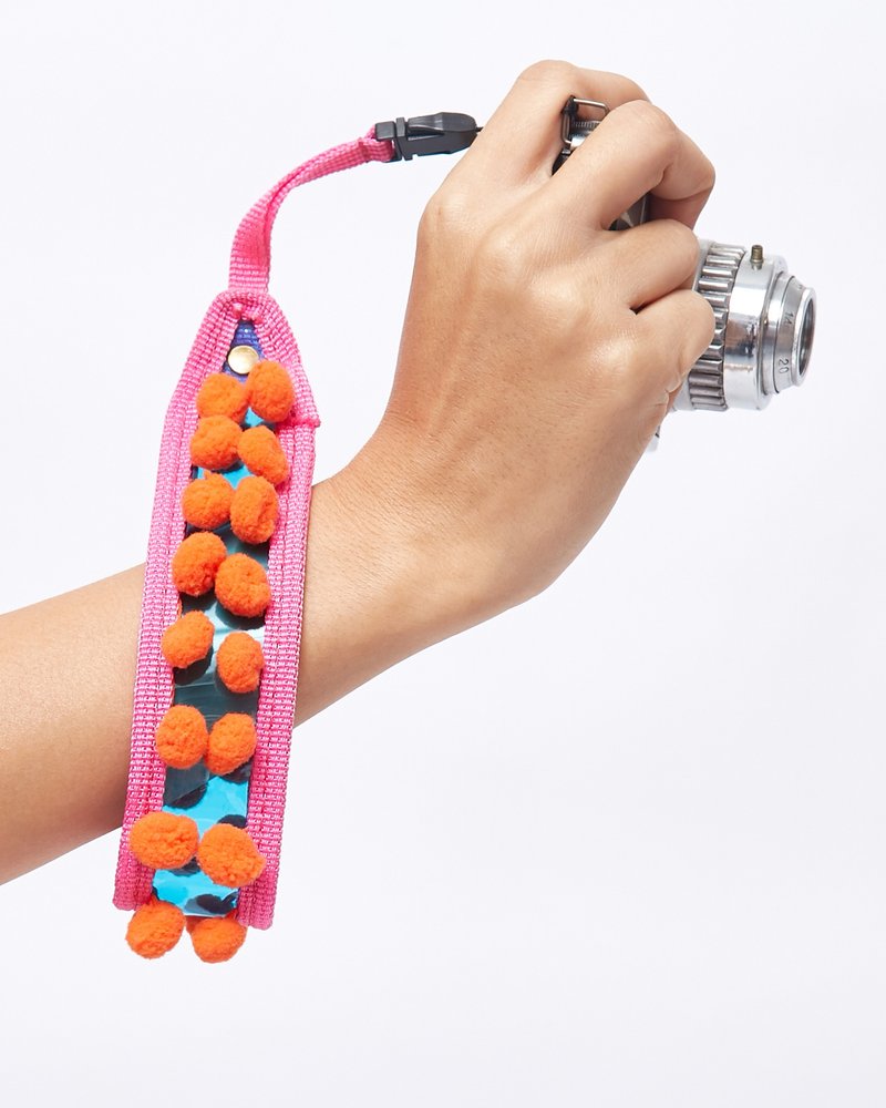 PEA CAMERA WRIST STRAP IN PINK / ORANGE (PK / OR)