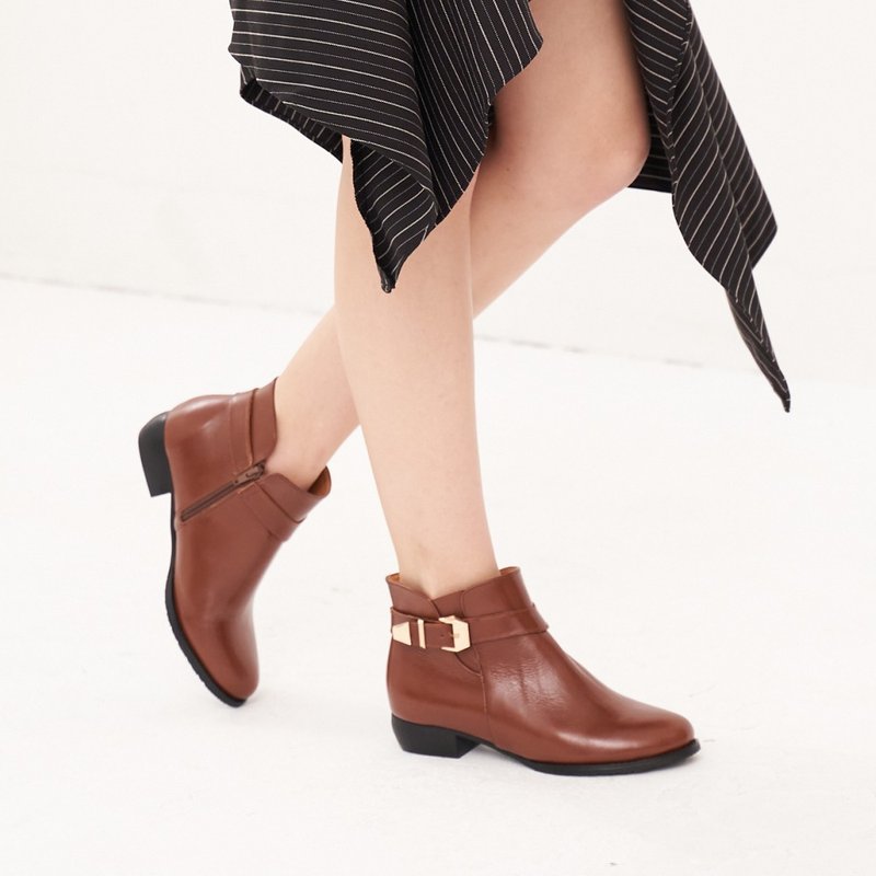 皮帶金釦側拉鍊低跟短靴 棕色 - 女短靴/中筒靴 - 真皮 咖啡色