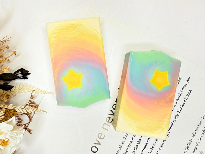 【預購】極光星空-30%橄欖可可潤澤皂 交換禮物 聖誕節禮盒 - 肥皂/手工皂 - 環保材質