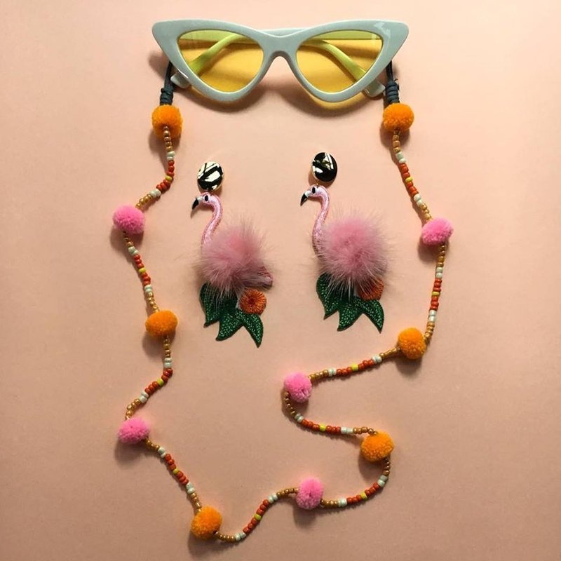 earrings : flamingo with leaf