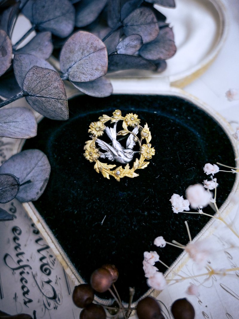 法國花圈與雀鳥金銀雙色雀鳥胸針—歐洲古董首飾 Vintage Jewelry - 胸針 - 其他金屬