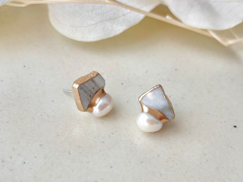 京焼 金継ぎ サージカルステンレスピアス グレー 白 淡水パール 天然石  伝統工芸 No.370 - 耳環/耳夾/耳骨夾 - 陶 灰色
