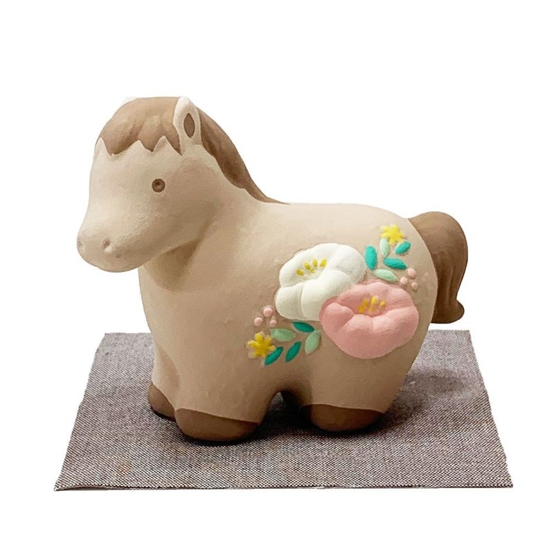 【預購】馬年陶瓷手作擺飾-ilo馬(可可亞) - 擺飾/家飾品 - 陶