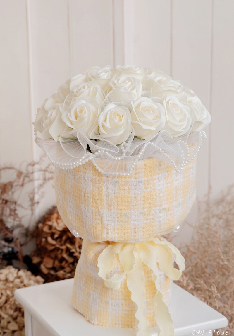 小香風花束/永生花花束/情人節花束/香皂花/暖色花束/永生/附禮盒 - 乾燥花/永生花 - 其他材質 黃色