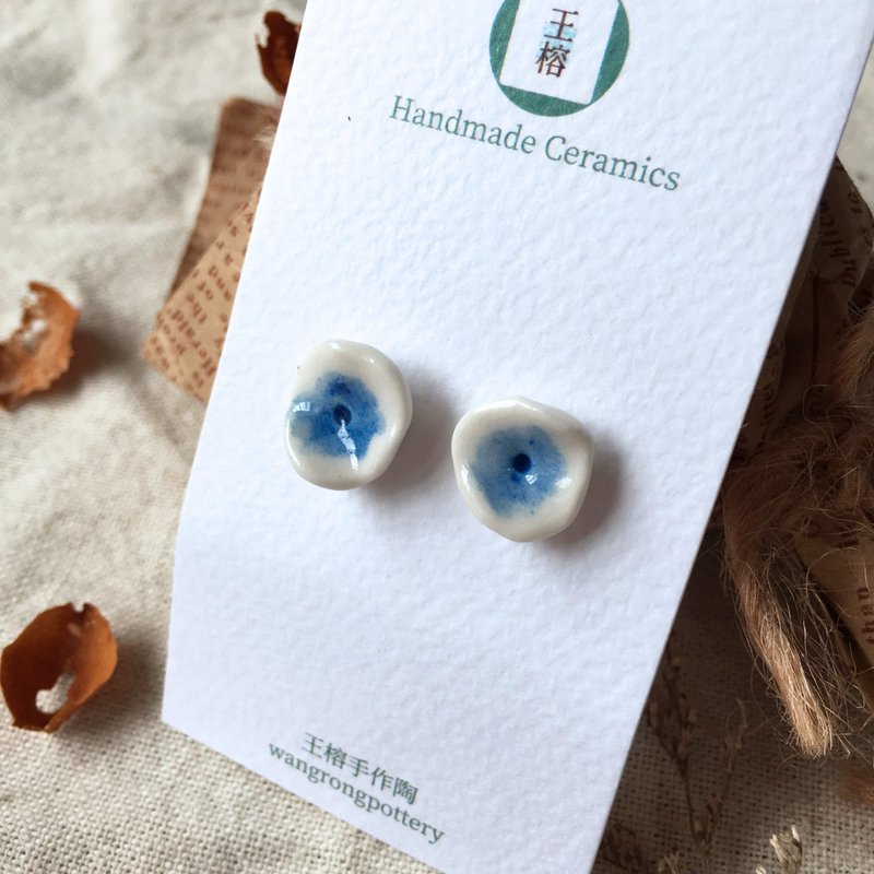 Hand-made white porcelain blue and white porcelain flower shape earrings