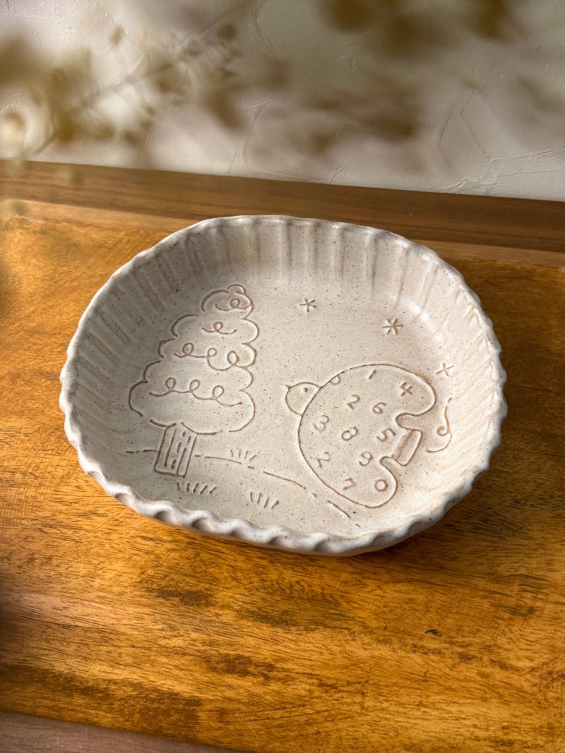 【 小丸 森林 浮雕 】 雪白釉色  波波 浮雕 深皿  盤 - 盤子/餐盤/盤架 - 陶 白色