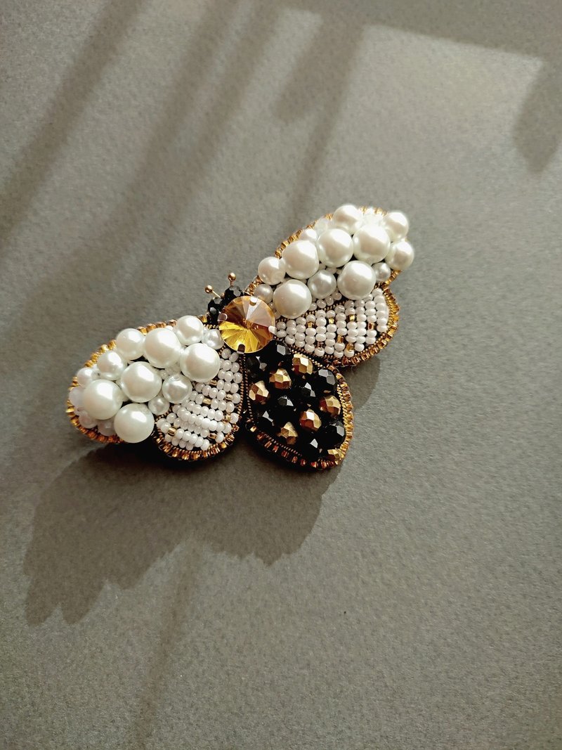 蜜蜂串珠胸針  刺繡昆蟲胸針  螳螂胸針  甲蟲胸針 - 胸針 - 玻璃