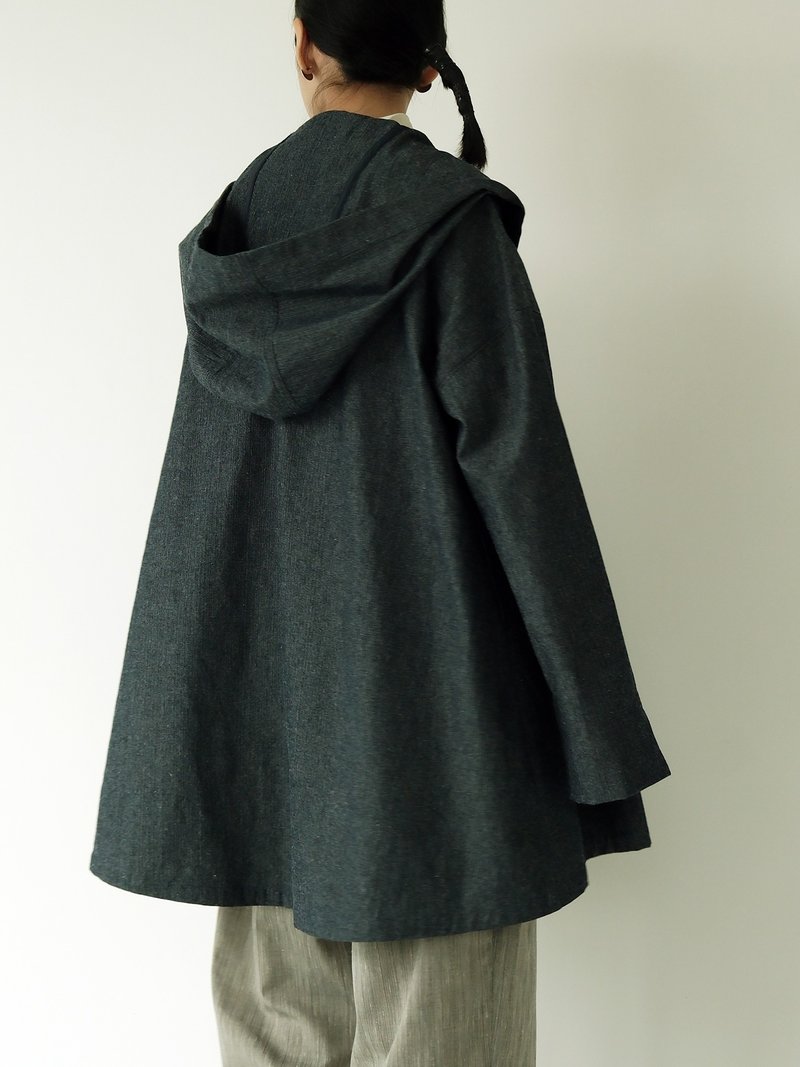 川 衣 WEAR BEING 大連帽寬領風衣外套 丹寧藍 - 女大衣/外套 - 棉.麻 藍色