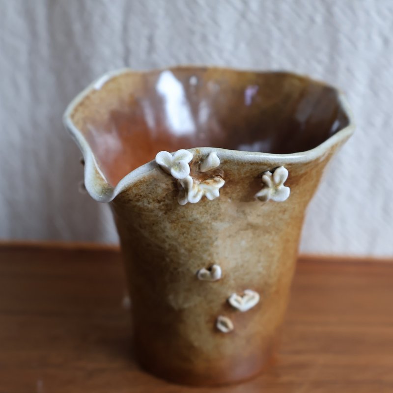 小白花 柴燒陶手捏茶海 - 茶壺/茶杯/茶具 - 陶 咖啡色