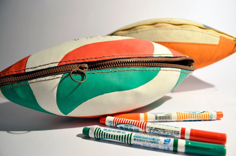 排球x拉鍊包 / 四號球版 / 二分之一--molten紅綠白款 編號006 - 鉛筆盒/筆袋 - 橡膠 綠色