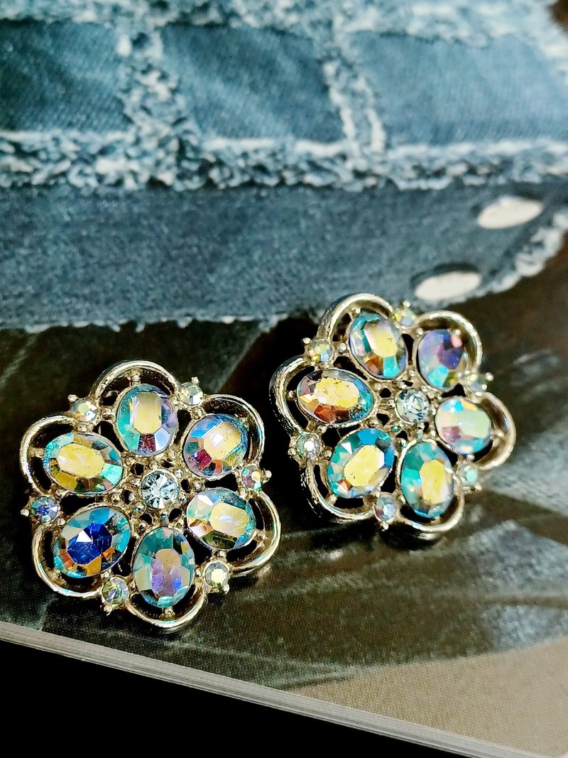 vintage jewelry  Trifari 七彩雪花萊茵鑽 夾式耳環 - 耳環/耳夾/耳骨夾 - 其他金屬
