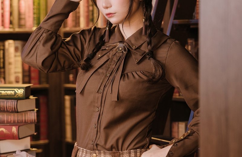 蒸汽朋克 哥特風復古 咖棕雙層領結襯衫 - 女襯衫 - 其他材質 咖啡色