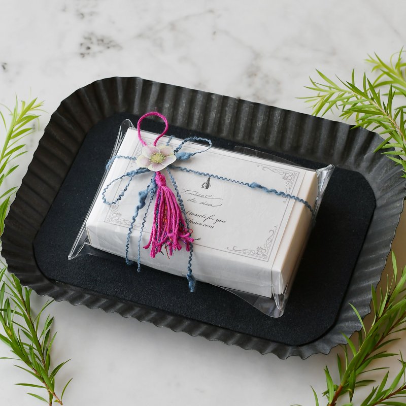 Additional purchase: gift wrapping