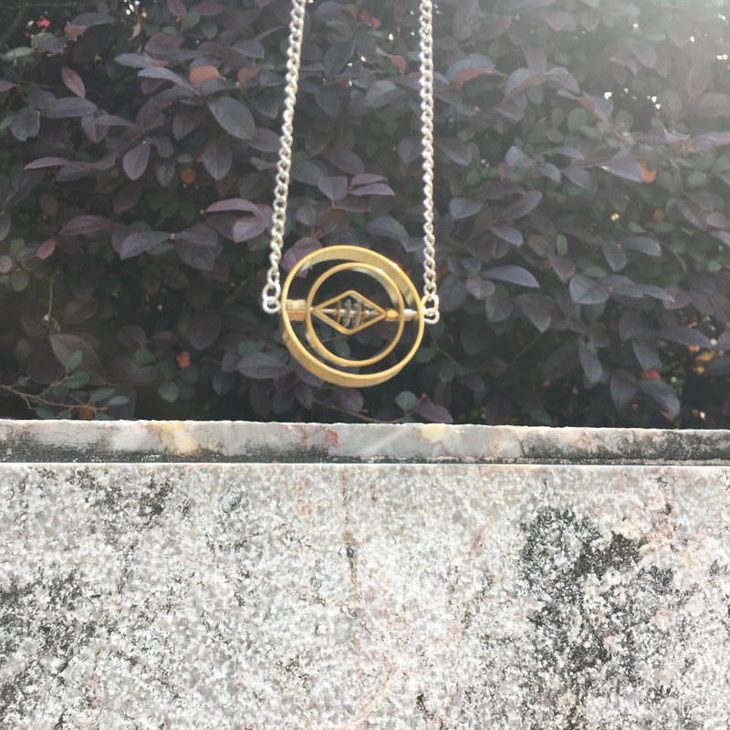Frozen Time | Gear Necklace
