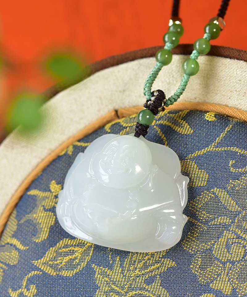 一款非常精緻漂亮的和田玉佛公吊墜寓意吉祥如意雕工精緻簡單大方 - 吊飾/掛飾 - 玉石