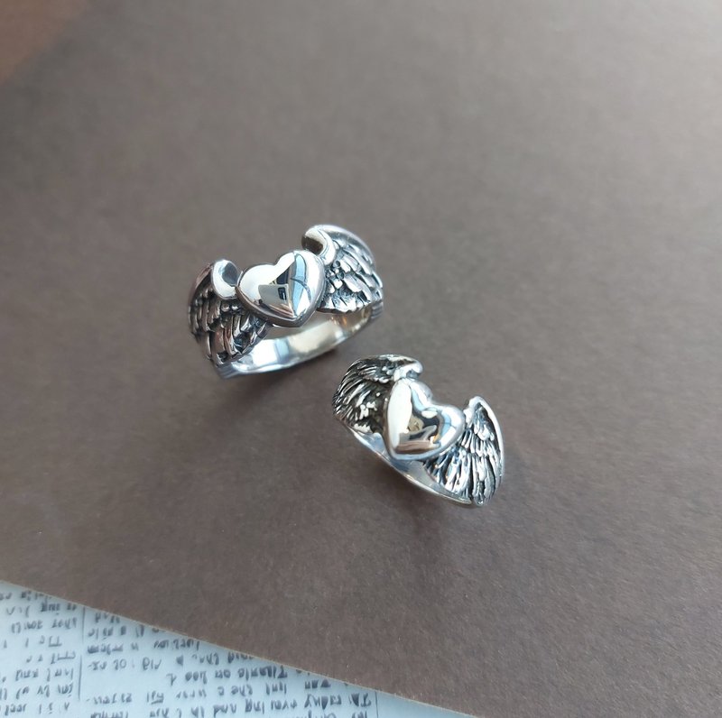 +飛越愛情+ 精緻立體翅膀愛心浮雕對戒 925純銀飾戒指 - 對戒 - 純銀 銀色