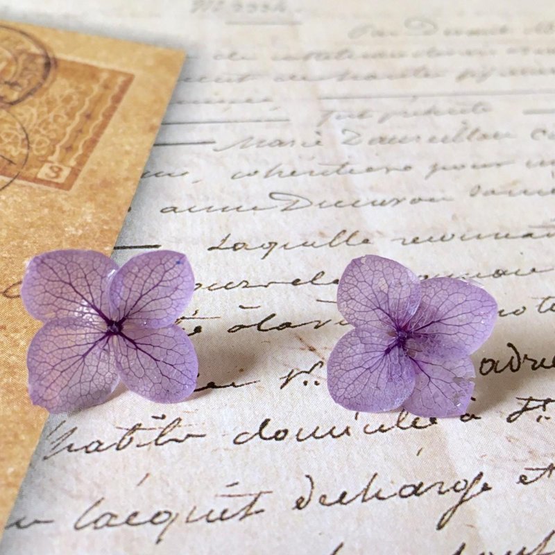 violet*ひとひら紫陽花ピアス