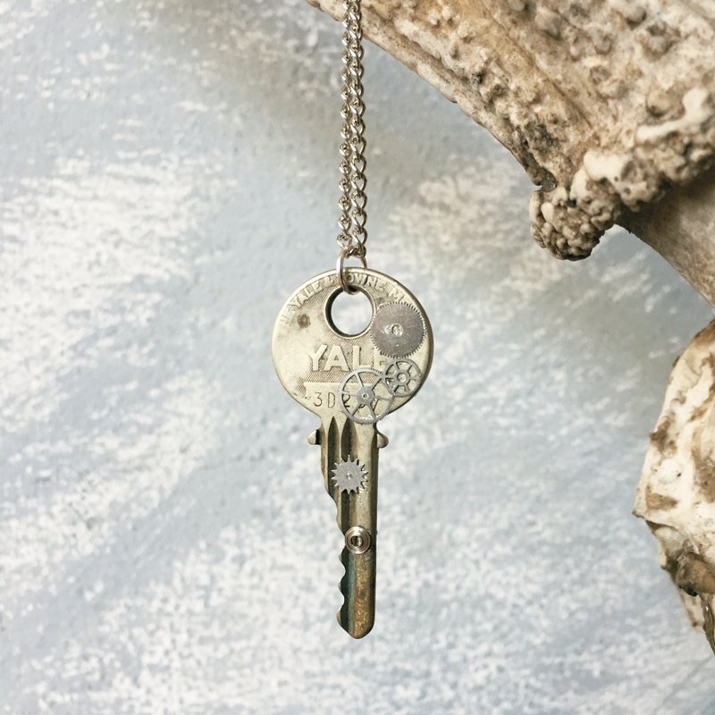 Frozen Time | Key Necklace