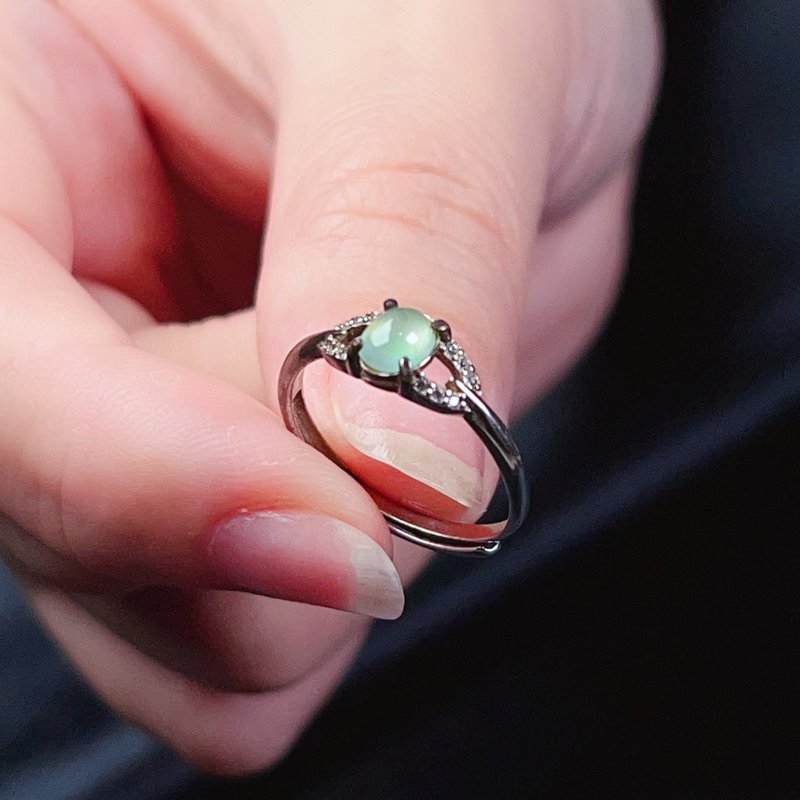 放光冰綠翡翠蛋面戒指 925純銀 | 天然緬甸玉翡翠A貨 | 送禮 - 戒指 - 玉石 綠色