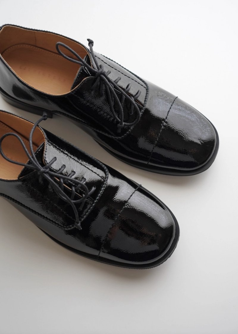 褶皺牛漆皮 / 學院風圓頭復古牛津鞋 / 手工製 - 其他女皮鞋 - 真皮 黑色