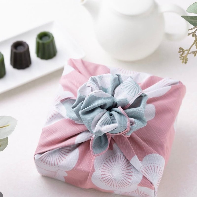 京都風呂敷包巾-伊砂紋樣 中巾-梅(粉&薄荷) - 手帕 - 棉.麻