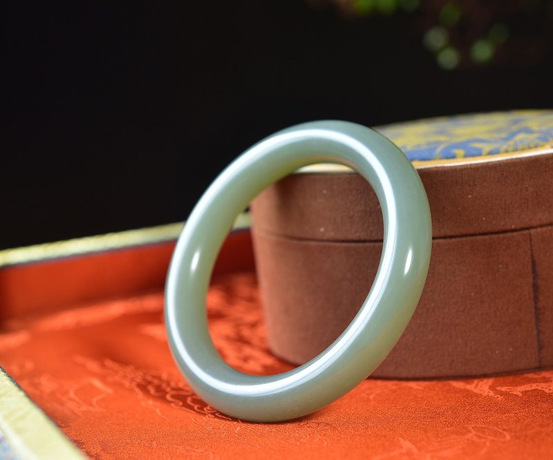 天然和田玉且末藍手鐲 圈口56.67mm 玉質細膩溫潤 - 手鍊/手環 - 玉石