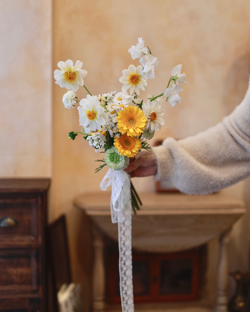 客製鮮花捧花 新娘捧花(清新色調) - 乾燥花/永生花 - 植物.花