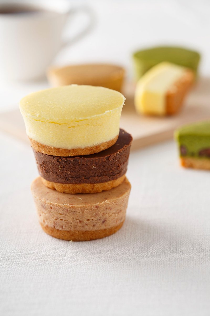 Heavy cheese gift box cheese cake Mid-Moon cake handmade four boxes free shipping