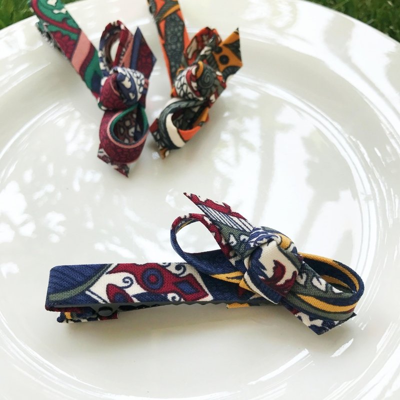 Folk Totem Hairpin (Blue Yellow)