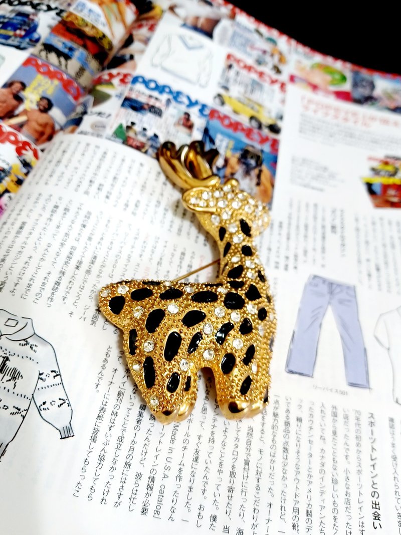 vintage jewelry  大型典雅金色花麋鹿別針 - 胸針 - 其他金屬