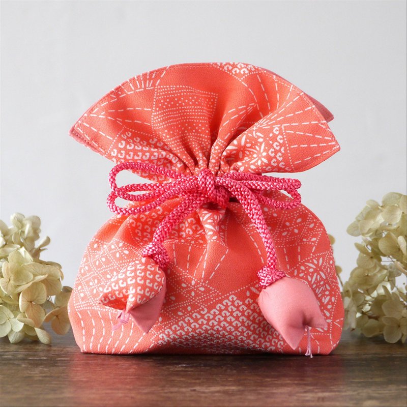 着物 絹 巾着 幸せを呼ぶFUGURO プレミアム 扇文 鹿の子文 シルク - 化妝包/收納袋 - 絲.絹 粉紅色