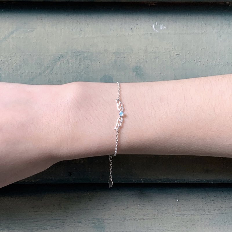 鑽面拉長石925純銀天使翅膀手鍊 - 手鍊/手環 - 寶石 藍色