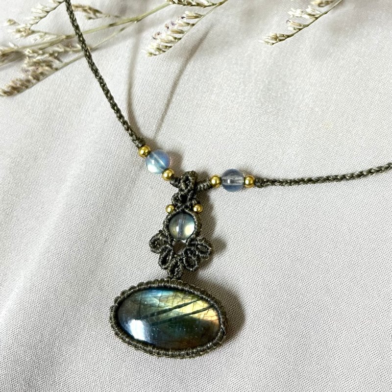 拉長石編織項鍊/橘黃綠漸層光 - 項鍊 - 水晶 橘色