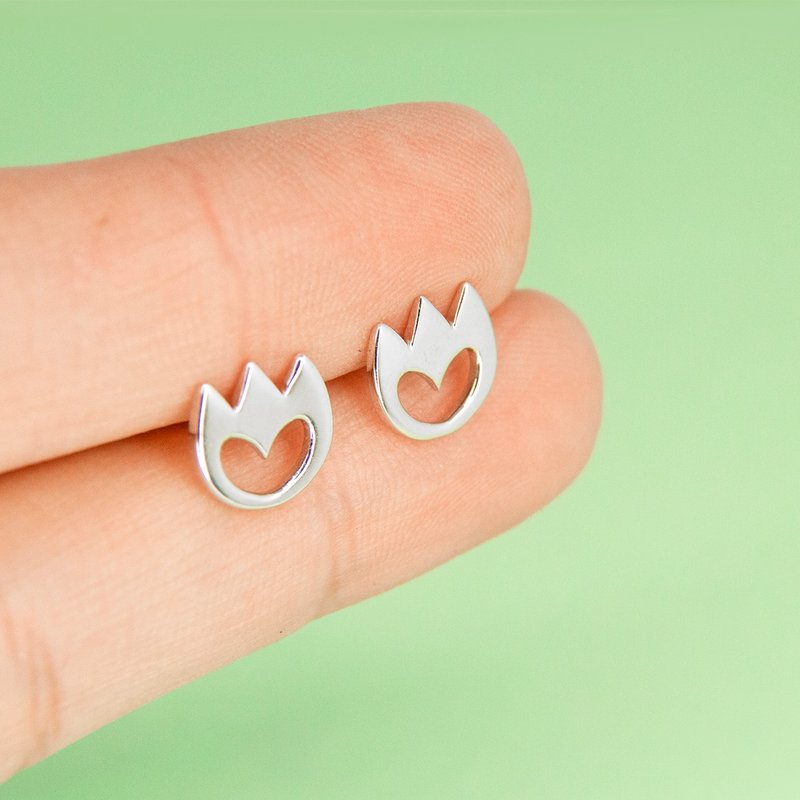 Tulip Heart Earring in Brass with white gold plating