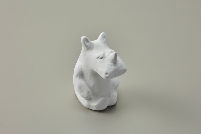 【草原動物系列】正坐的犀牛 擴香石 | 禮盒包裝 - 香氛/精油/擴香 - 其他材質 白色