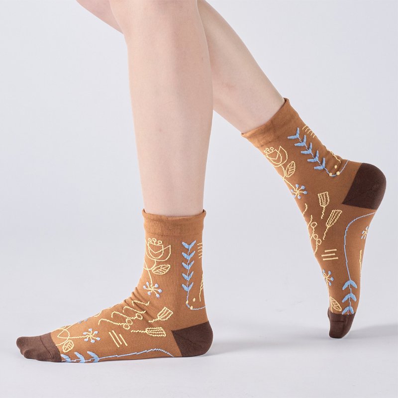 花的孩子 中筒襪 - 咖(M) - 襪子 - 棉.麻 咖啡色