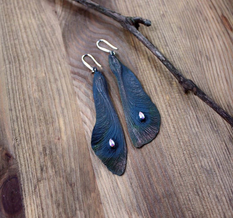 Blue Patina Maple Seed Earrings: Copper Woodland Fairy Jewelry - 耳環/耳夾/耳骨夾 - 銅/黃銅 藍色
